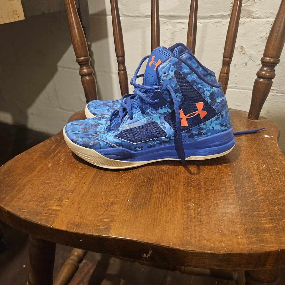 Under Armour Men's Blue Camo Sneakers